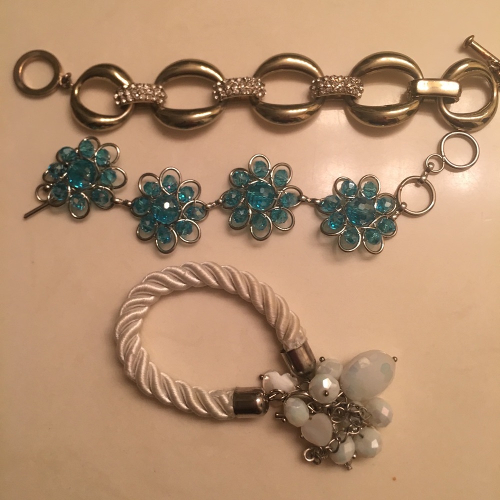 Jewelery bundle - Picture 2 of 3
